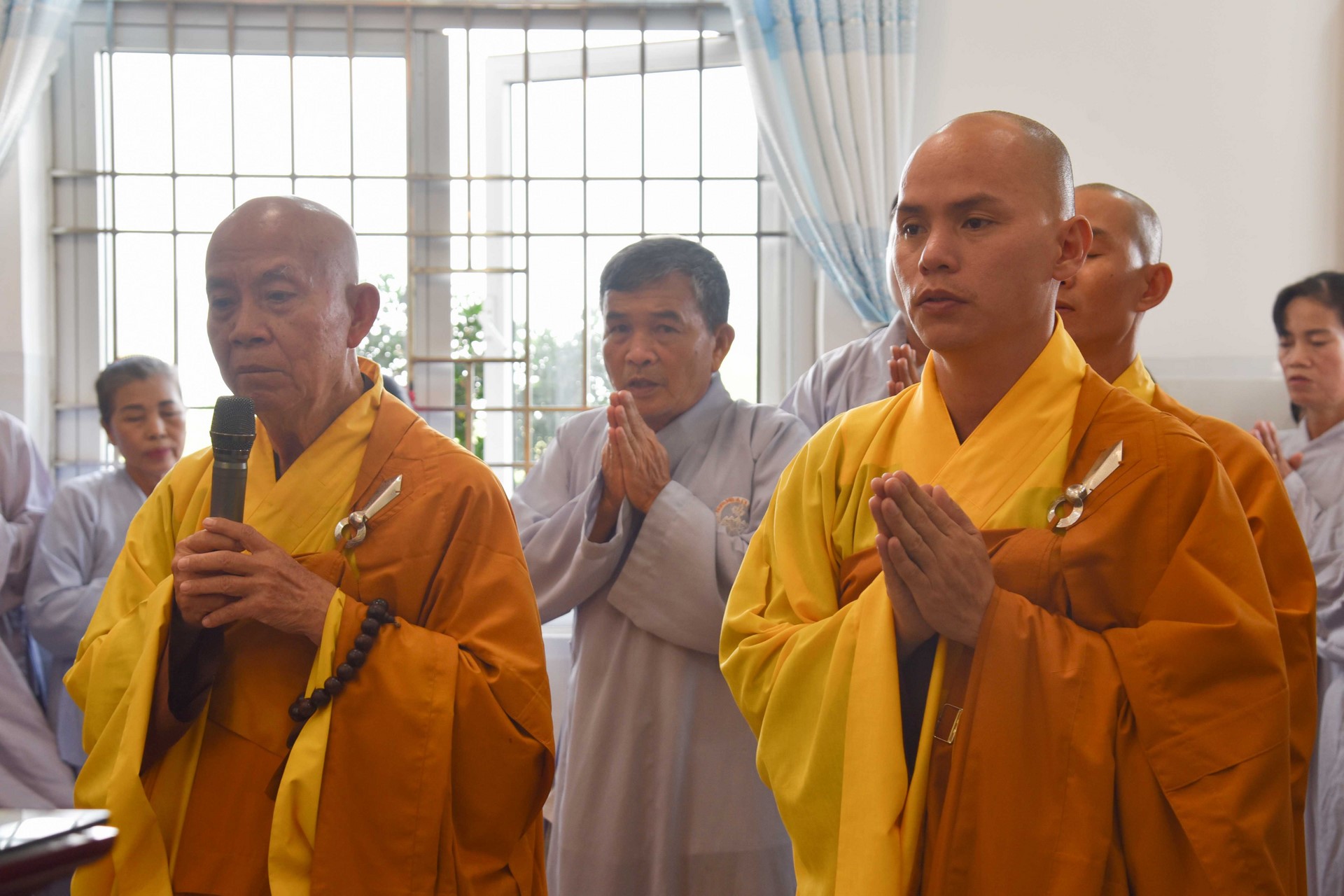 Chanting sutra, releasing creatures to pray for peace in Tan Thanh, Long An by the Charity Board